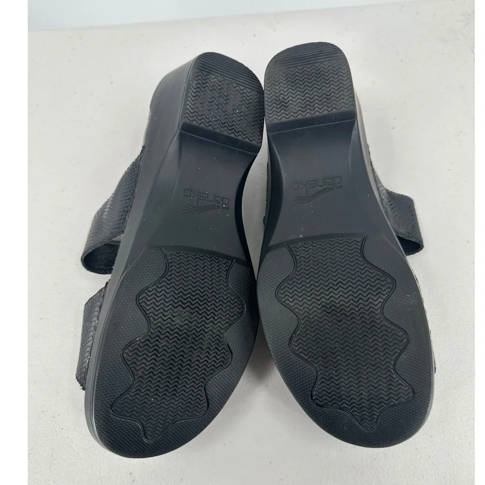 Dansko Sophie Black Snake‎ Embossed Leather Wedge Slide Sandals Womens 39 Buckle